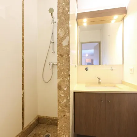 דירה With Balcony אנגלה